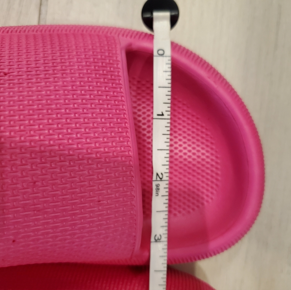 NWOT-Fun Pink Slides!!💓🌷💓 - Picture 7 of 9
